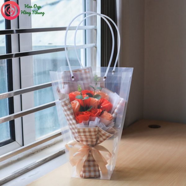 bó hoa sáp mộc mạc