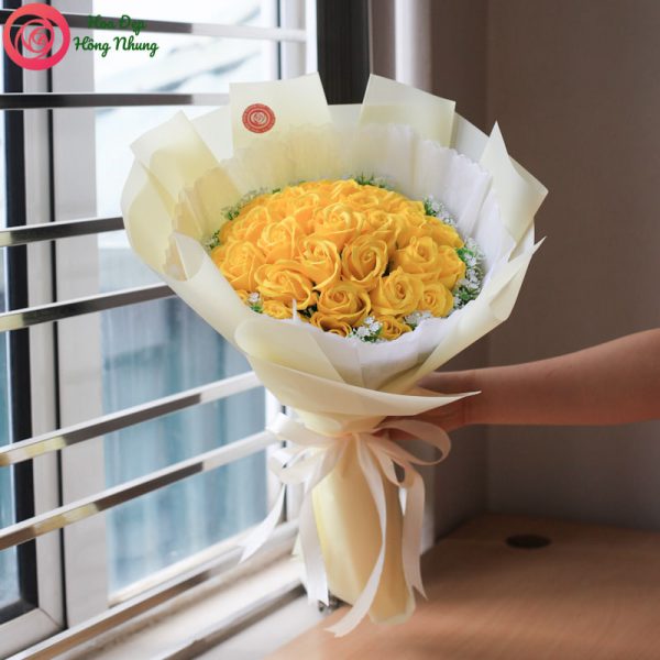 Bó hoa sáp nắng vàng