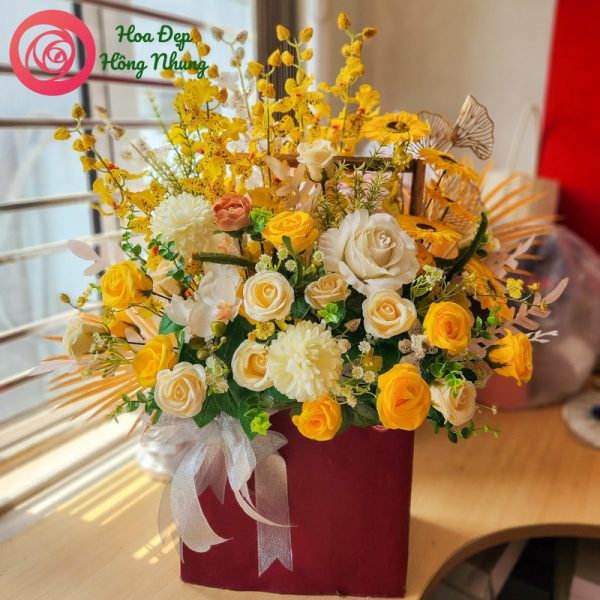 lẵng hoa sáp lụa nắng vàng