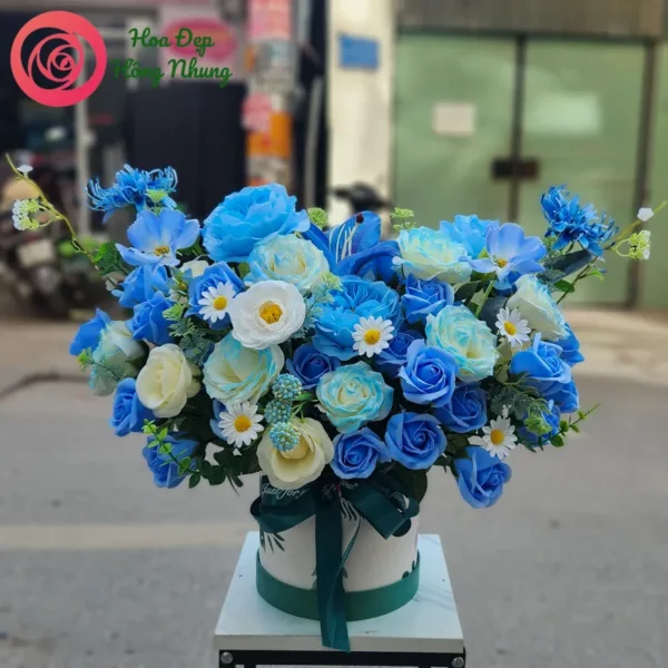 hộp hoa sáp tone xanh dương